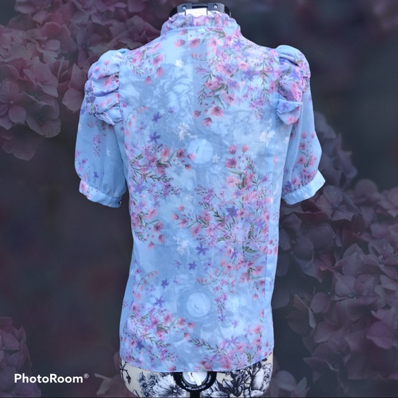 Blue and pink floral ruffled prairie blouse 🌷 - Picture 3 of 3